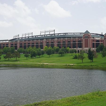 Family Friendly 2Bdrm-Walk To At&T/Cowboys Stadium Арлингтон Экстерьер фото